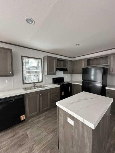 Photo 4 of 6 of home located at 32 Espinosa Dr. Austin, TX 78744