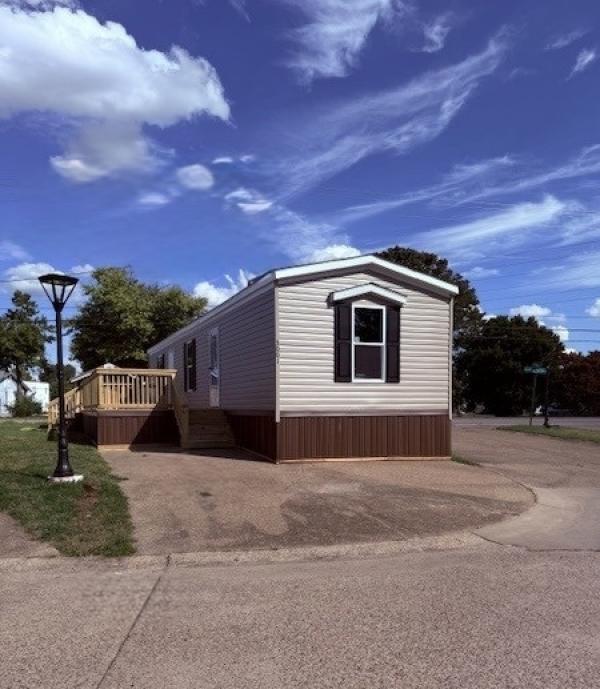 Photo 1 of 2 of home located at 3001 Hawaii Evansville, IN 47710