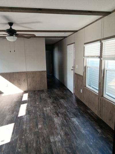 Photo 4 of 11 of home located at 25898 I-30 Frontage Rd Bryant, AR 72022