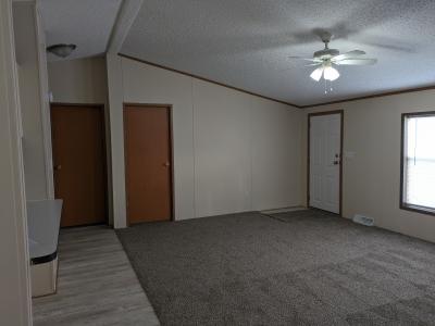 Photo 5 of 10 of home located at 507 Continental Ct Davison, MI 48423