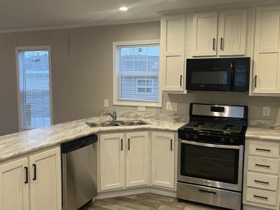 Mobile Home at 10 Polk Ct Davison, MI 48423