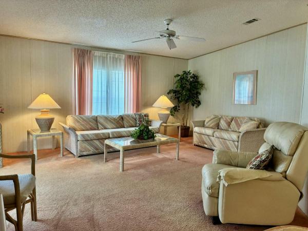 1989 BARR HS Manufactured Home