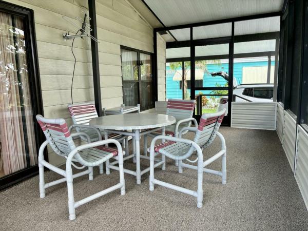 1989 BARR HS Manufactured Home