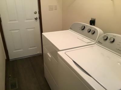 Photo 5 of 13 of home located at 347 West Meadow Drive Batavia, OH 45103