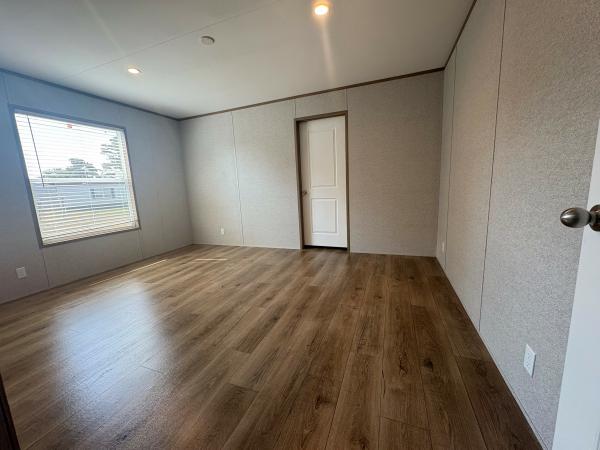 2026 Champion CHPR1676H32P01 Mobile Home