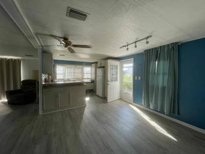 Photo 3 of 20 of home located at 435 Andros Avenue Venice, FL 34285