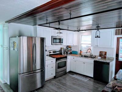 Photo 6 of 21 of home located at 7000 20th St Lot 915 Vero Beach, FL 32966