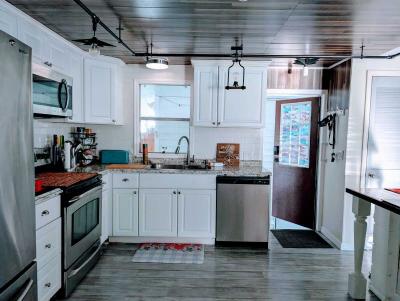 Photo 4 of 21 of home located at 7000 20th St Lot 915 Vero Beach, FL 32966