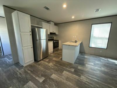 Photo 4 of 15 of home located at 6407 SE 108th Street Lot #39 Belleview, FL 34420