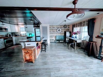 Photo 5 of 21 of home located at 7000 20th St Lot 915 Vero Beach, FL 32966