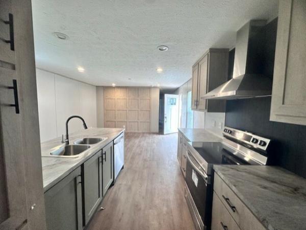 2025 76CEJ16663AH25  Home