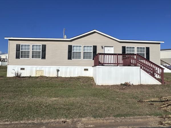 Photo 1 of 2 of home located at 1239 Hunters Mountain Pkwy Troy, AL 36079