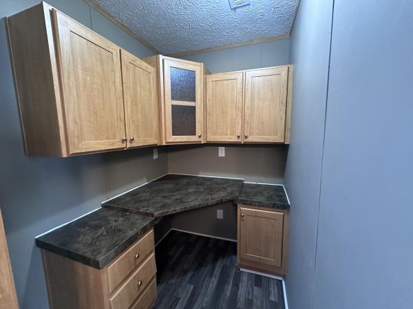 2006  Mobile Home For Sale