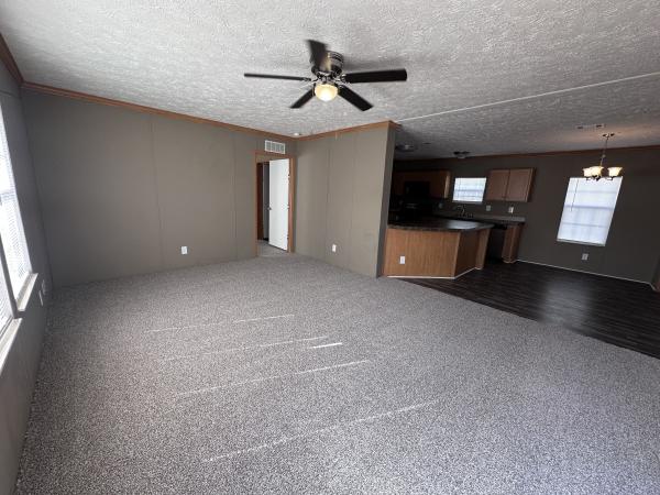 2006  Mobile Home For Sale