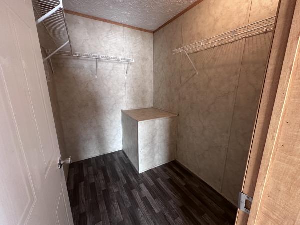 2006  Mobile Home For Sale