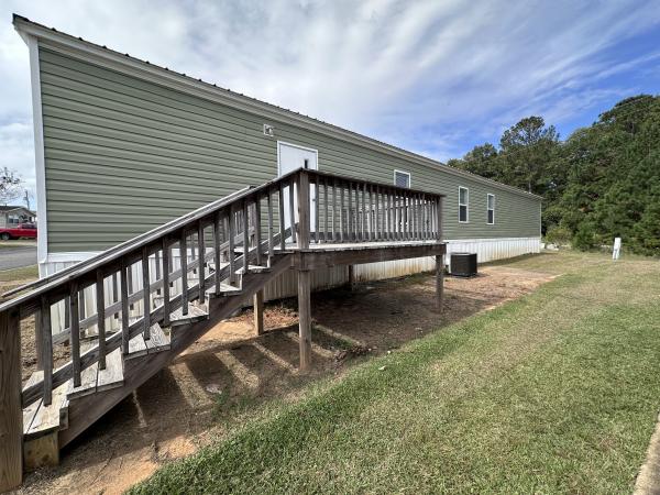 Photo 1 of 2 of home located at 1007 Hunters Mountain Pkwy Troy, AL 36079