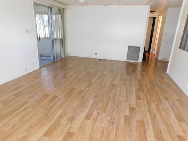 1980 TWIN Mobile Home For Sale