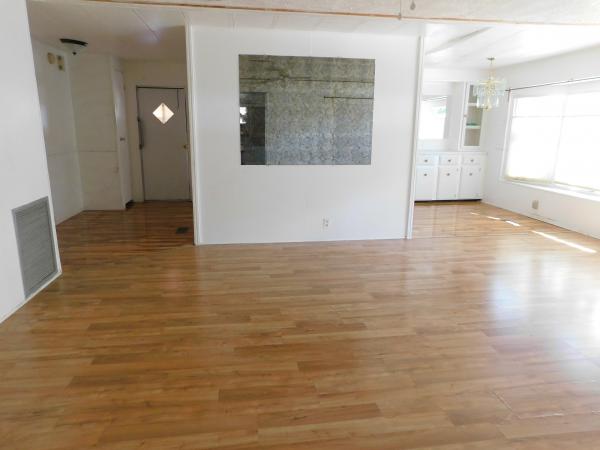 1980 TWIN Mobile Home For Sale