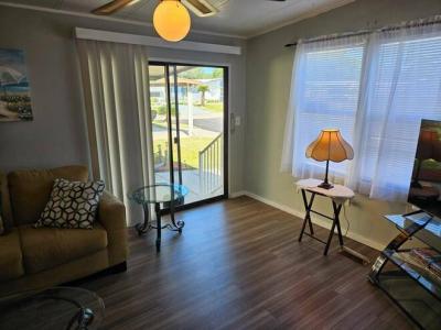 Photo 5 of 7 of home located at 2425 Harden Blvd, Lot 17 Lakeland, FL 33803