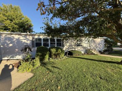 Photo 2 of 28 of home located at 1007 Woodlawn Dr Manteno, IL 60950