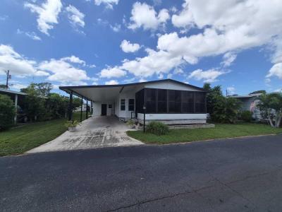 Photo 2 of 35 of home located at 7403 46th Ave N Saint Petersburg, FL 33709