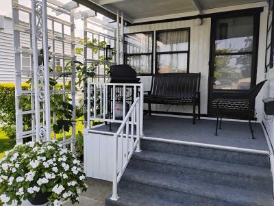 Photo 5 of 22 of home located at 2099 Mary Ann Drive Troy, MI 48083