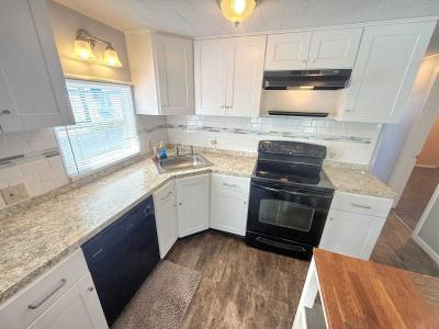 Photo 4 of 20 of home located at 7100 Ulmerton Rd. Largo, FL 33771