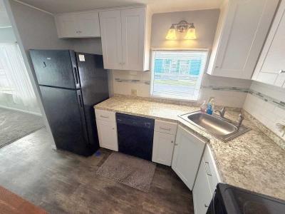 Photo 5 of 20 of home located at 7100 Ulmerton Rd. Largo, FL 33771