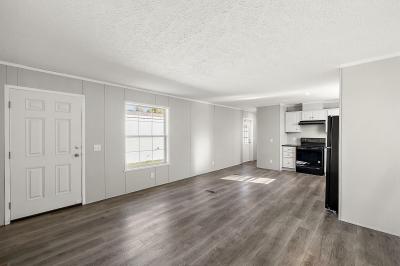 Photo 5 of 24 of home located at 405 Dorset Lane Almont, MI 48003