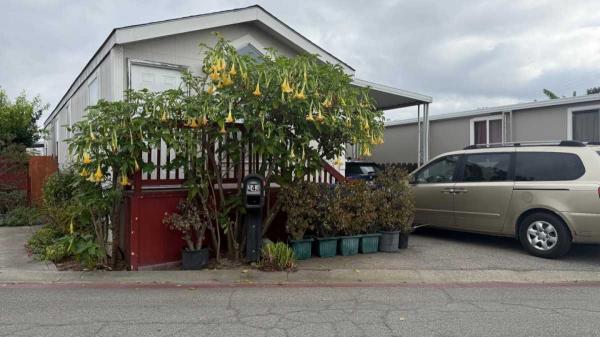 2000  Mobile Home For Sale