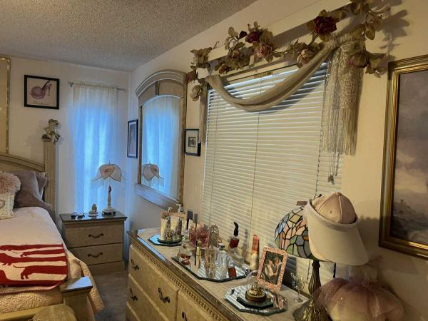 1984 Schult Manufactured Home