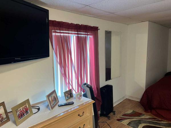 1984 Schult Manufactured Home