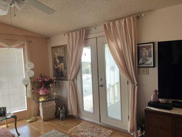 1984 Schult Manufactured Home