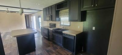 Photo 5 of 14 of home located at 1479 Georgia Rd Moss Bluff, LA 70611