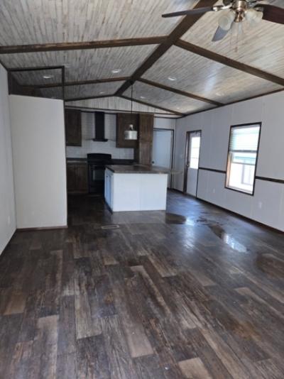 Photo 2 of 11 of home located at 14258 Airline Hwy Gonzales, LA 70737