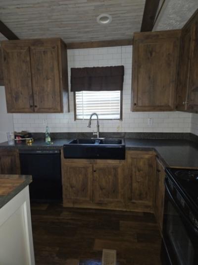 Photo 4 of 11 of home located at 14258 Airline Hwy Gonzales, LA 70737