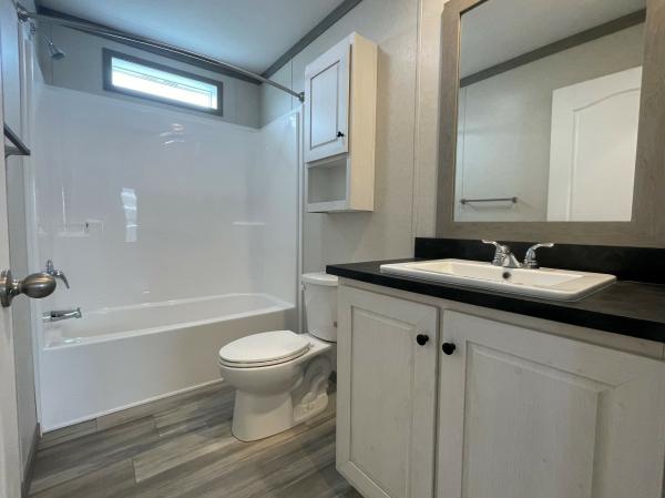 2023 Clayton 95PLH28563I Mobile Home
