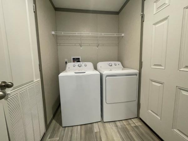 2023 Clayton 95PLH28563I Mobile Home