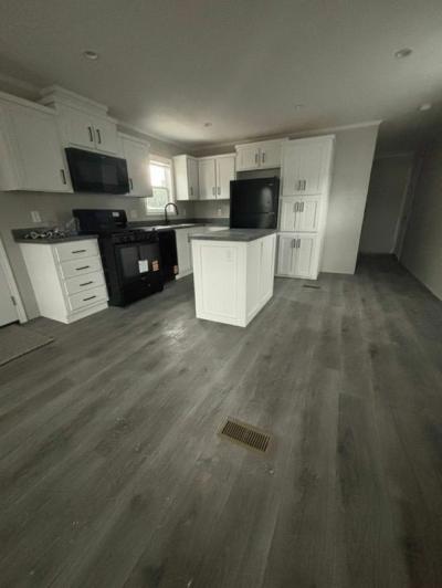 Mobile Home at 8931 Beechwood Lot 28 Kalamazoo, MI 49009