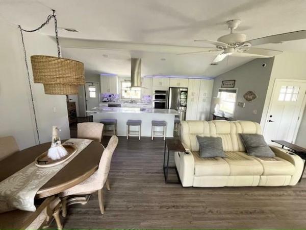1989 PALM Manufactured Home