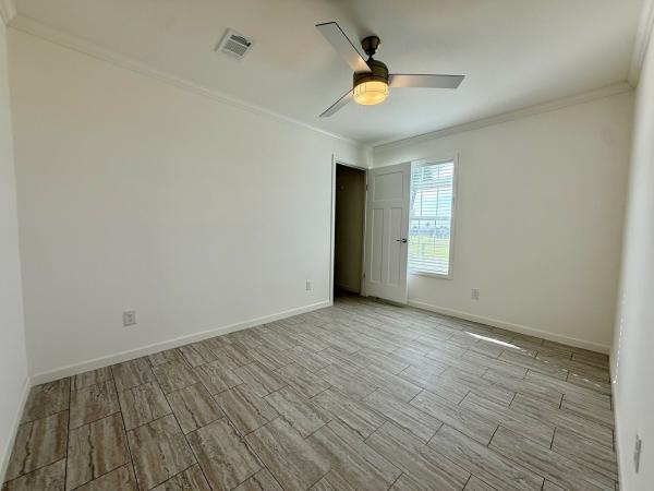 2025 Champion HOMCSHC4442A Mobile Home