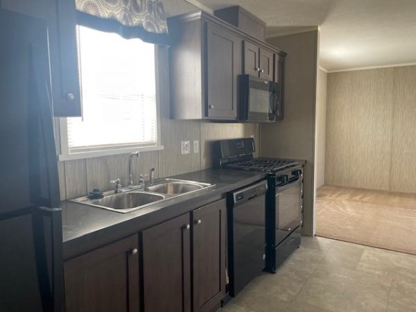 2018 Redman RA1670215 Mobile Home