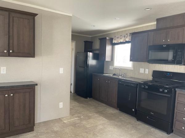 2018 Redman RA1670215 Mobile Home