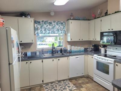 Photo 3 of 20 of home located at 6008 Presidential Cir Zephyrhills, FL 33540