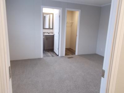 Photo 4 of 10 of home located at 5001 South Ave Lot 161 Toledo, OH 43615