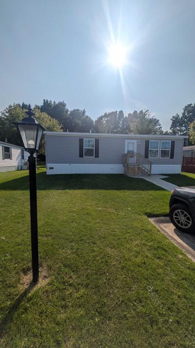 Photo 2 of 34 of home located at 9383 Evergreen Court #70 Linden, MI 48451