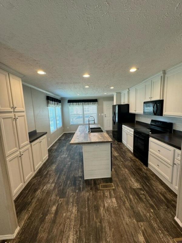FLEETWOOD Mobile Home For Sale