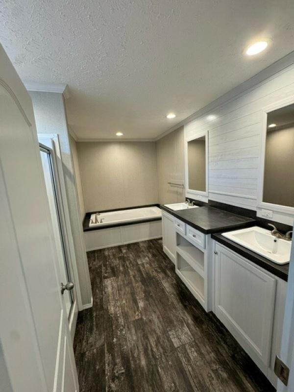 FLEETWOOD Mobile Home For Sale
