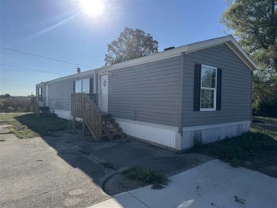 Mobile Home at 2220 Dunkelburg Rd Lot#734 Fort Wayne, IN 46819