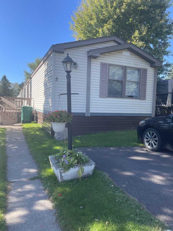 1995 Shult Mobile Home